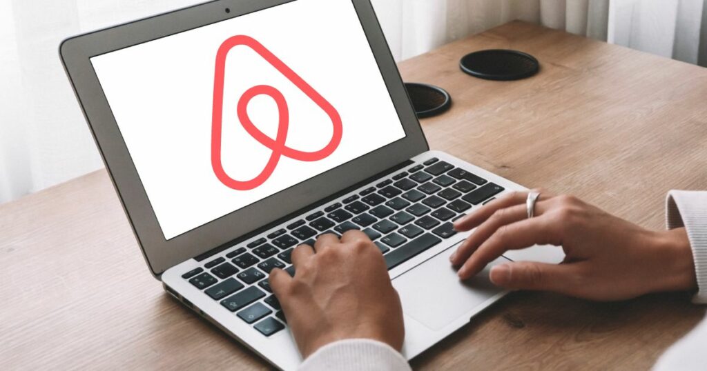 airbnb logo on logomakrr design 